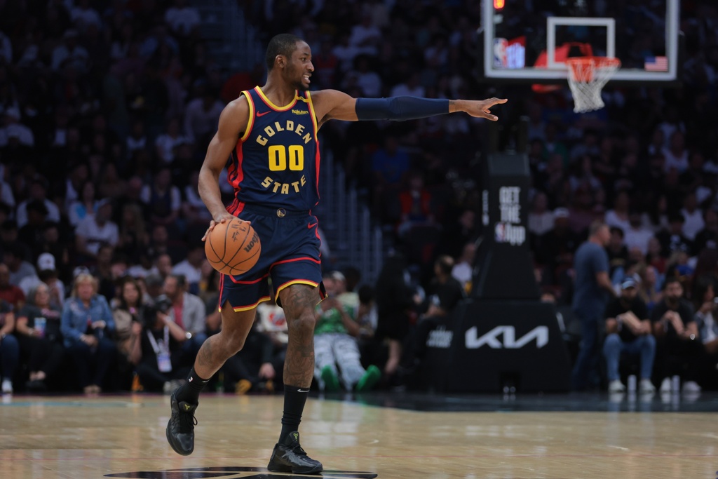 科尔：库明加传球进步非常明显 现在他真正感觉自己是球队一部分