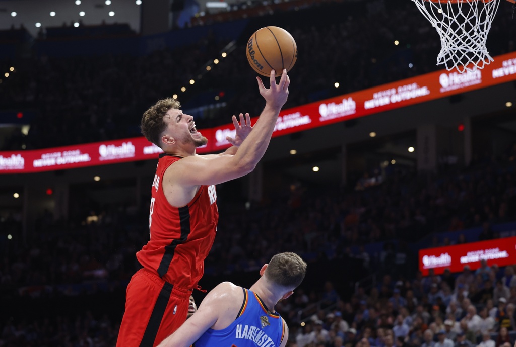 媒体人:申京表现妥妥的约基奇级别 亚历山大证明了MVP的实力 媒体人:申京表现妥妥的约基奇级别 亚历山大证明了MVP的实力